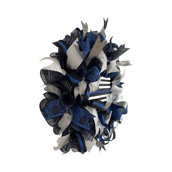 Thin Blue Line Law Enforcement Wreath - Picture 3 of 6
